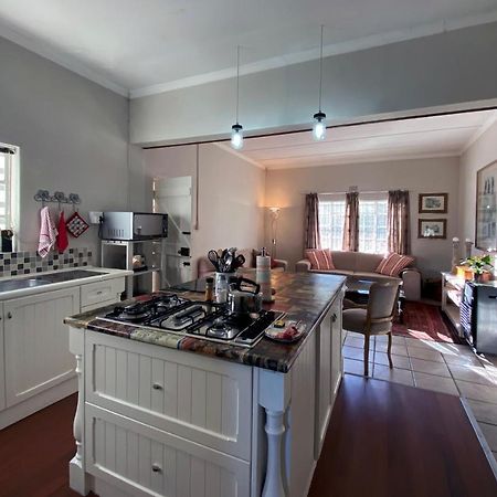 Olive And Vine Farm Cottage 弗朗斯胡克 外观 照片